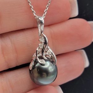 14K White Gold Diamond and Dark Grey South Sea Tahitian Pearl Necklace
